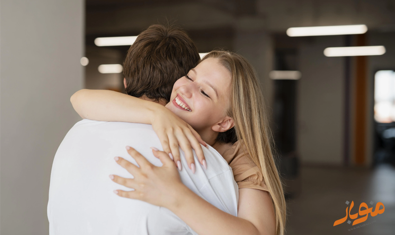 physical-and-psychological-benefits-of-hugging.webp