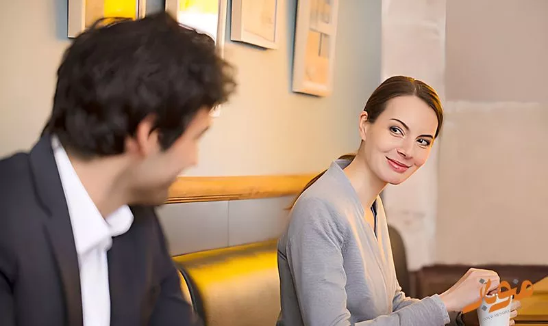 ارتباط چشمی برقرار کن